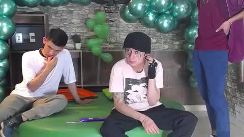 HOWENTS online show from February 14, 2025, 3:11 am