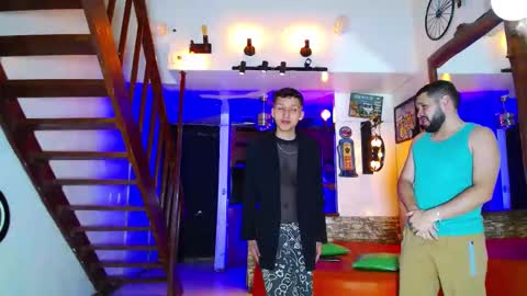 HOWENTS online show from September 30, 2025, 4:06 am