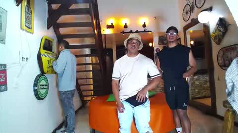 HOWENTS online show from November 4, 2025, 12:10 am