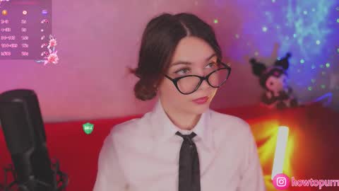 Mia online show from October 10, 2025, 5:01 pm