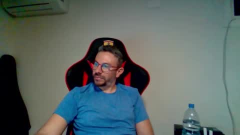 Snapshot of huge__cumshot chatting on March 17, 2026, 6:44 pm huge__cumshot online show from March 17, 2026, 6:44 pm