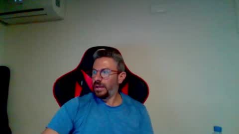 Snapshot of huge__cumshot chatting on June 12, 2026, 4:39 pm huge__cumshot online show from June 12, 2026, 4:39 pm