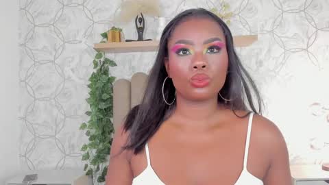 Snapshot of huge_boobs_ebony chatting on June 7, 2026, 7:06 pm huge boobs ebony online show from June 7, 2026, 7:06 pm