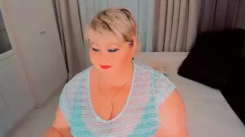 Snapshot of huge_booobs chatting on December 14, 2024, 5:25 pm milli online show from December 14, 2024, 5:25 pm