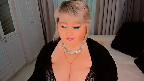 Snapshot of huge_booobs chatting on December 26, 2024, 3:53 pm milli online show from December 26, 2024, 3:53 pm