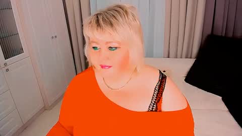 Snapshot of huge_booobs chatting on February 2, 2025, 2:24 pm milli online show from February 2, 2025, 2:24 pm