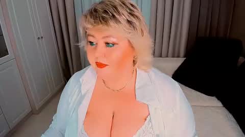 Snapshot of huge_booobs chatting on March 8, 2025, 7:20 pm milli online show from March 8, 2025, 7:20 pm