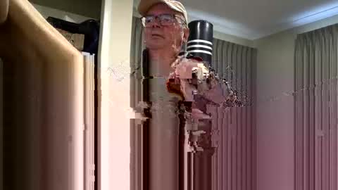 Snapshot of huge_dick_head chatting on November 17, 2025, 4:07 am Imre Icalanise online show from November 17, 2025, 4:07 am