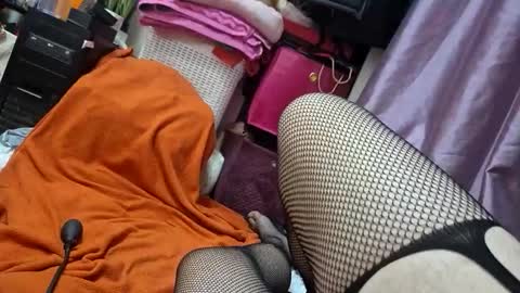 Snapshot of hugedick2469 chatting on December 8, 2024, 1:02 am hugedick2469 online show from December 8, 2024, 1:02 am