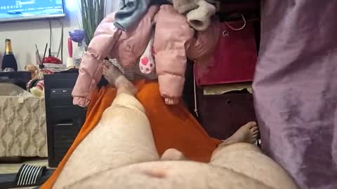 Snapshot of hugedick2469 chatting on January 8, 2025, 4:44 am hugedick2469 online show from January 8, 2025, 4:44 am