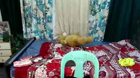 hugemassivesnake online show from June 24, 2026, 6:29 pm