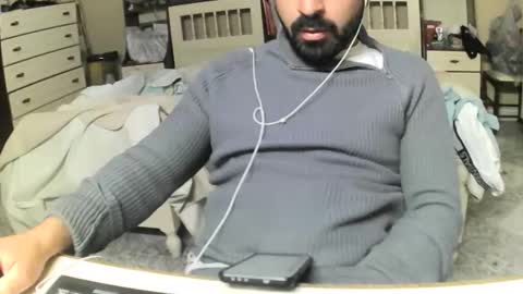 hugeveiny online show from April 16, 2026, 4:08 pm