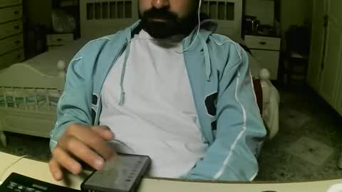 Snapshot of hugeveiny chatting on May 5, 2026, 4:37 pm hugeveiny online show from May 5, 2026, 4:37 pm