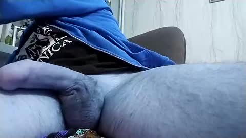 Snapshot of hugo_hug chatting on March 9, 2025, 12:00 am David online show from March 9, 2025, 12:00 am