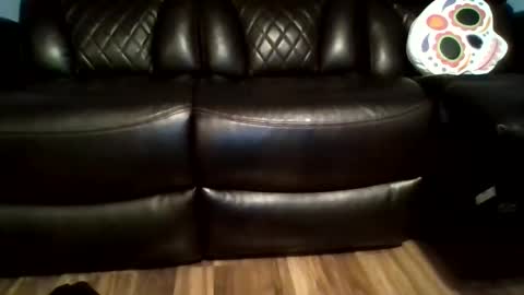 humbertoramirez1869 online show from September 27, 2025, 7:13 am