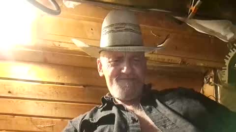 Snapshot of hung34u chatting on September 27, 2025, 12:21 pm hung34u online show from September 27, 2025, 12:21 pm