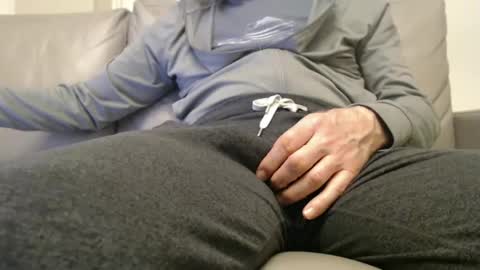 Snapshot of hung_hot_fit10 chatting on January 11, 2025, 6:35 am Big uncut cock dripping online show from January 11, 2025, 6:35 am