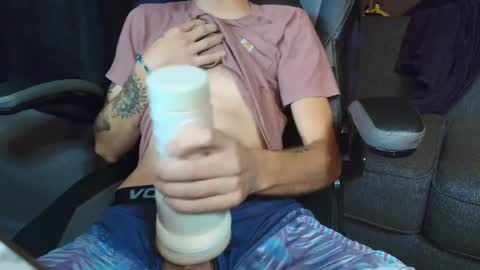 Snapshot of hungbidad666 chatting on September 19, 2025, 2:51 pm FootLover online show from September 19, 2025, 2:51 pm