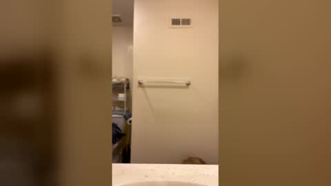 Snapshot of hungbwc99999 chatting on February 16, 2026, 10:22 am hungbwc99999 online show from February 16, 2026, 10:22 am