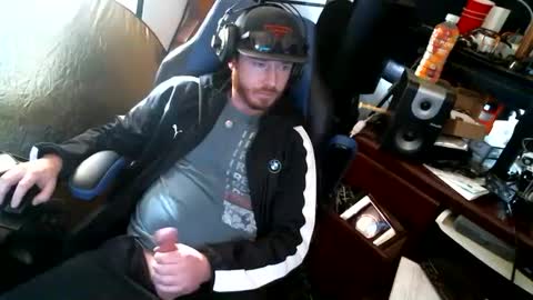 HungGinger4U online show from January 9, 2025, 6:04 pm
