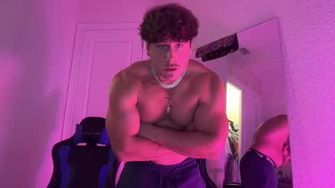 hungkingg22 online show from April 3, 2026, 6:39 pm