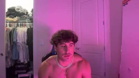 hungkingg22 online show from April 7, 2026, 4:29 pm