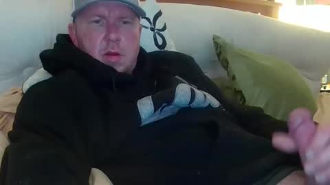 HuingsingleDad79 online show from March 5, 2026, 7:10 pm