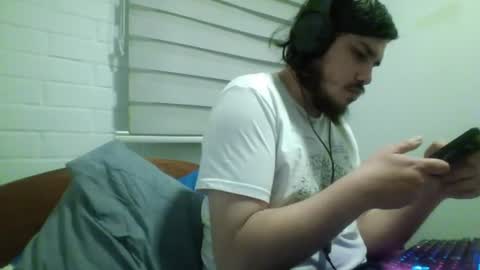 Snapshot of hungweeb chatting on August 4, 2026, 2:37 am Rod online show from August 4, 2026, 2:37 am