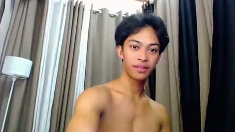 Snapshot of hunk_edward chatting on June 3, 2026, 8:06 am hunk_edward online show from June 3, 2026, 8:06 am
