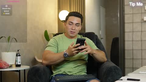 Snapshot of hunk_ryan chatting on January 6, 2025, 6:10 pm hunk_ryan online show from January 6, 2025, 6:10 pm