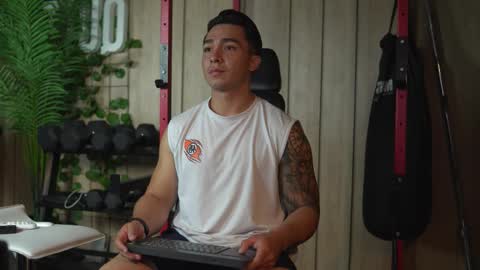 Snapshot of hunk_ryan chatting on October 10, 2025, 1:43 pm hunk_ryan online show from October 10, 2025, 1:43 pm