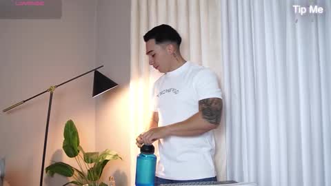 Snapshot of hunk_ryan chatting on October 31, 2025, 12:28 pm hunk_ryan online show from October 31, 2025, 12:28 pm