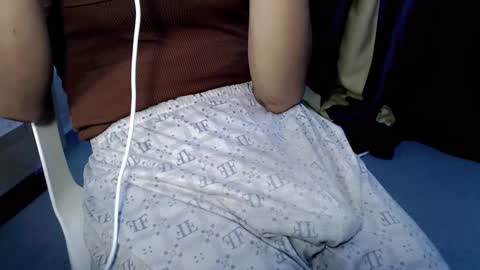 hunkyzeus online show from December 24, 2024, 6:44 am