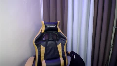 hunkyzeus online show from June 5, 2026, 2:23 pm