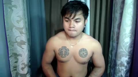hunkyzeus online show from July 4, 2026, 6:41 am