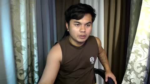 hunkyzeus online show from July 6, 2026, 12:35 pm