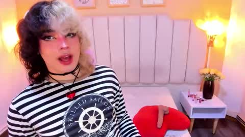 Snapshot of hunter_todd chatting on January 15, 2026, 3:55 am hunter online show from January 15, 2026, 3:55 am