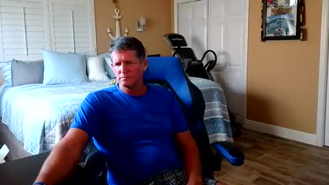 Snapshot of hvacstud4 chatting on February 25, 2026, 4:05 pm hvacstud4 online show from February 25, 2026, 4:05 pm