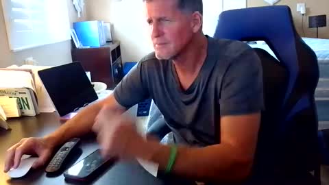 Snapshot of hvacstud4 chatting on March 24, 2026, 7:30 pm hvacstud4 online show from March 24, 2026, 7:30 pm