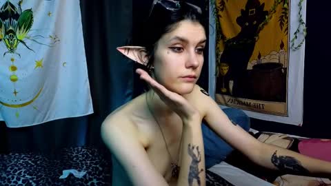 Snapshot of hyeon_jin chatting on January 18, 2025, 3:42 am Hyeon Jin online show from January 18, 2025, 3:42 am