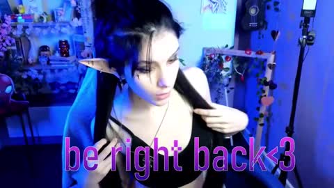 Snapshot of hyeon_jin chatting on February 17, 2025, 12:43 am Hyeon Jin online show from February 17, 2025, 12:43 am