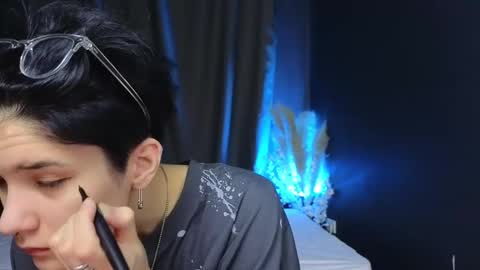 Snapshot of hyeon_jin chatting on March 12, 2025, 10:48 am Hyeon Jin online show from March 12, 2025, 10:48 am