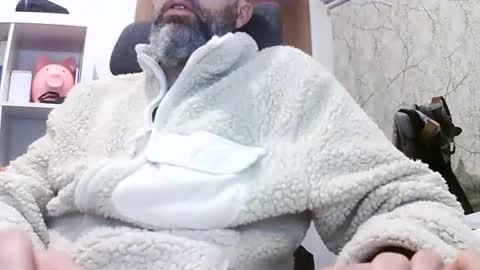 Hyperpau online show from December 14, 2025, 6:52 am