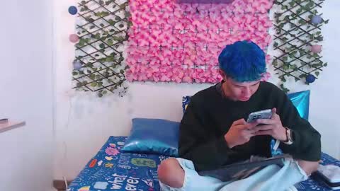 iam_lukas__ online show from September 10, 2025, 2:55 am