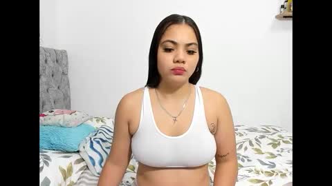 iam_mai online show from November 11, 2025, 2:33 am