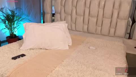 mia time online 3pm- 8pm online show from September 19, 2025, 11:05 pm