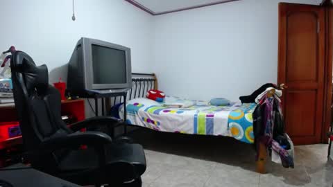 iam_yourbabyprincess_xd online show from August 3, 2026, 7:06 pm
