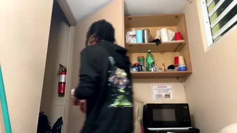 iamadielpr online show from April 18, 2026, 8:18 am