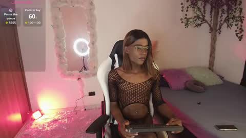 Snapshot of iamandrey_ chatting on April 19, 2026, 8:00 pm iamandrey_ online show from April 19, 2026, 8:00 pm