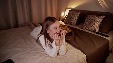 Claire online show from December 17, 2025, 7:42 pm